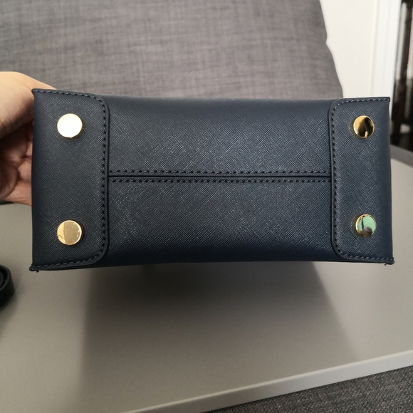 MK Mercer Crossbody Bag (Navy) - Picture 4 of 9